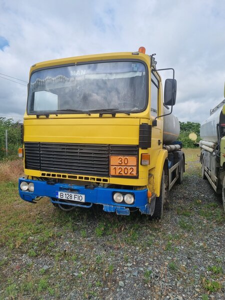 Cisterna produse petroliere
